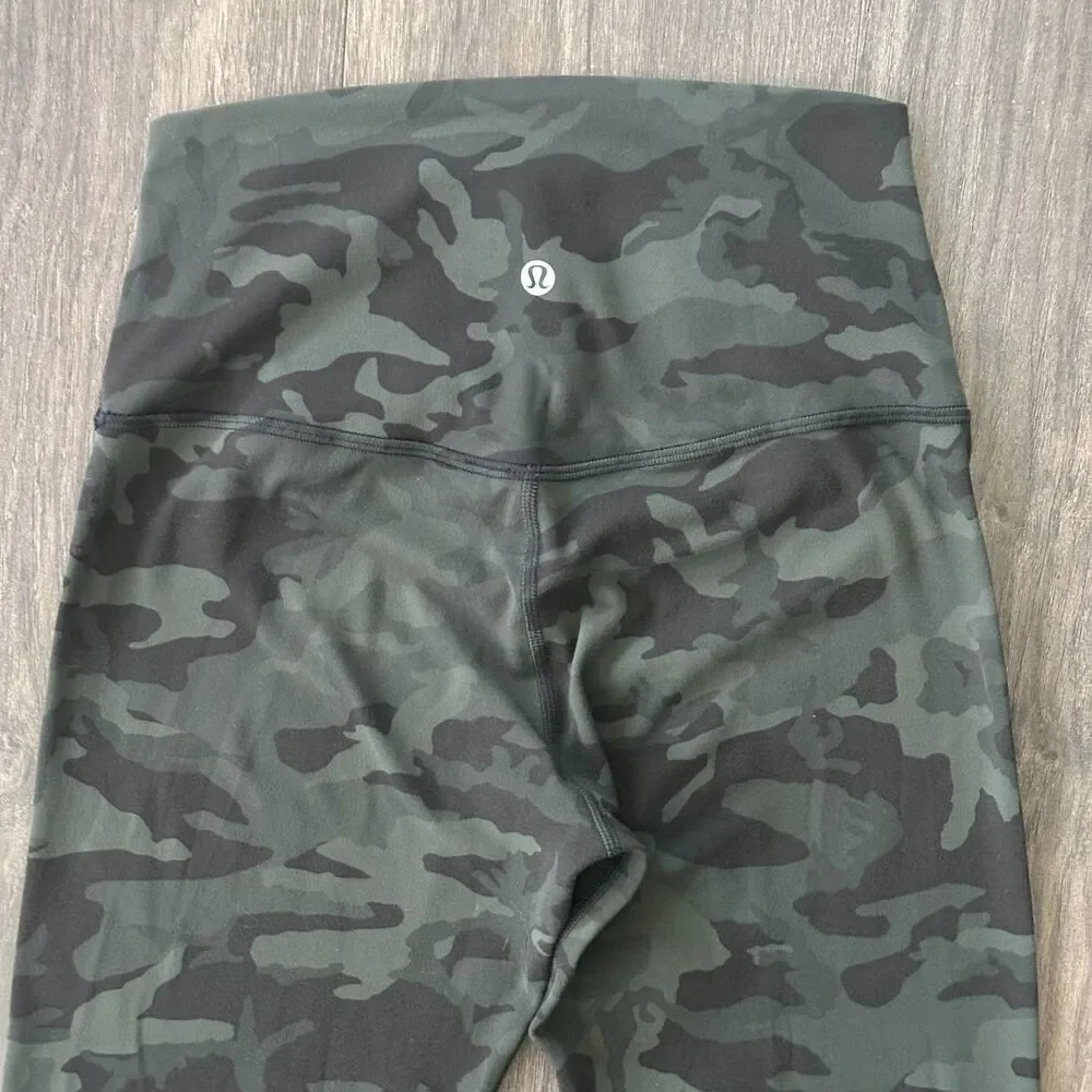 Lululemon Sz 6 Camo Leggings Tight High Rise Capri Calf Length Athletic Workout - Picture 3 of 4